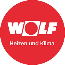 Rotes Logo der Marke "WOLF" mit dem Slogan "Heizen und Klima".